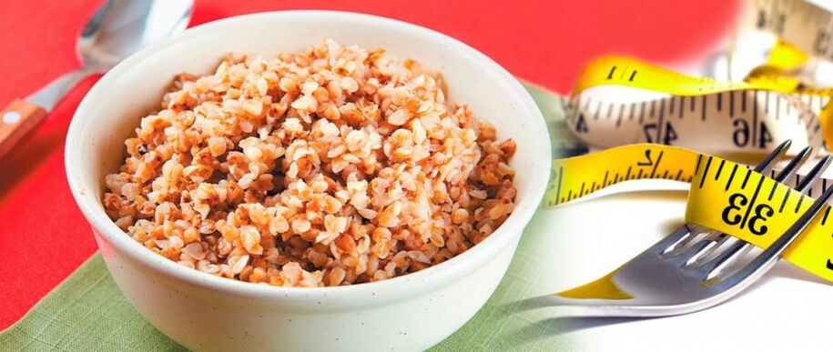 Buckwheat porridge and centimeter tape