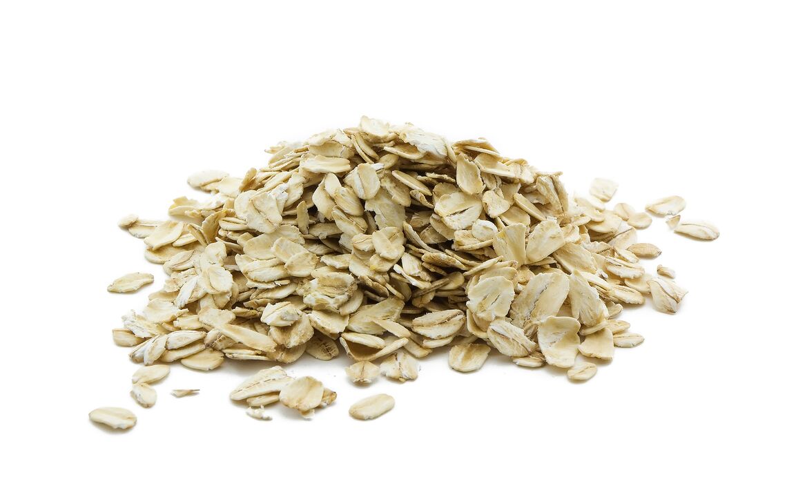 Oatmeal is an ideal breakfast option for those who want to lose weight. 